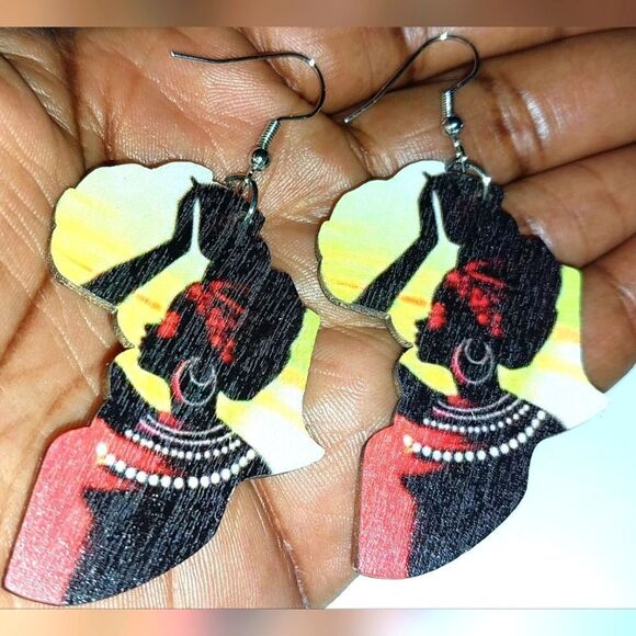 Fun bohemian African dangle earrings - Picture 5 of 5